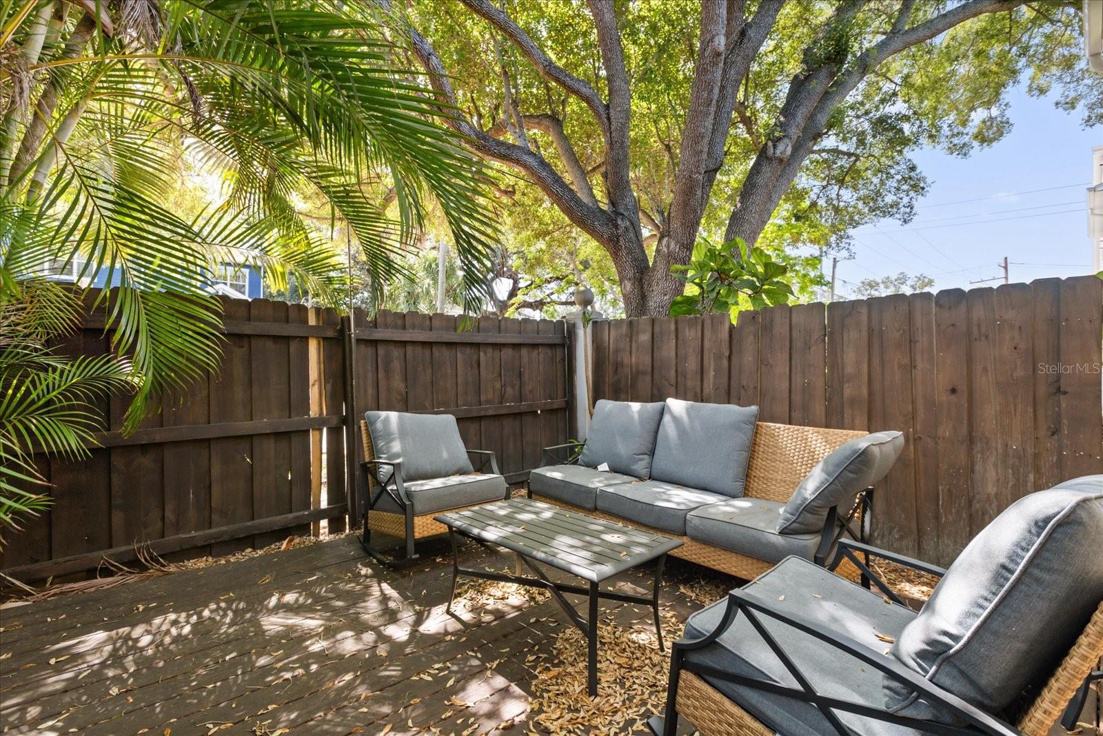 Image 27 of 33 For 409 Audubon Avenue 9