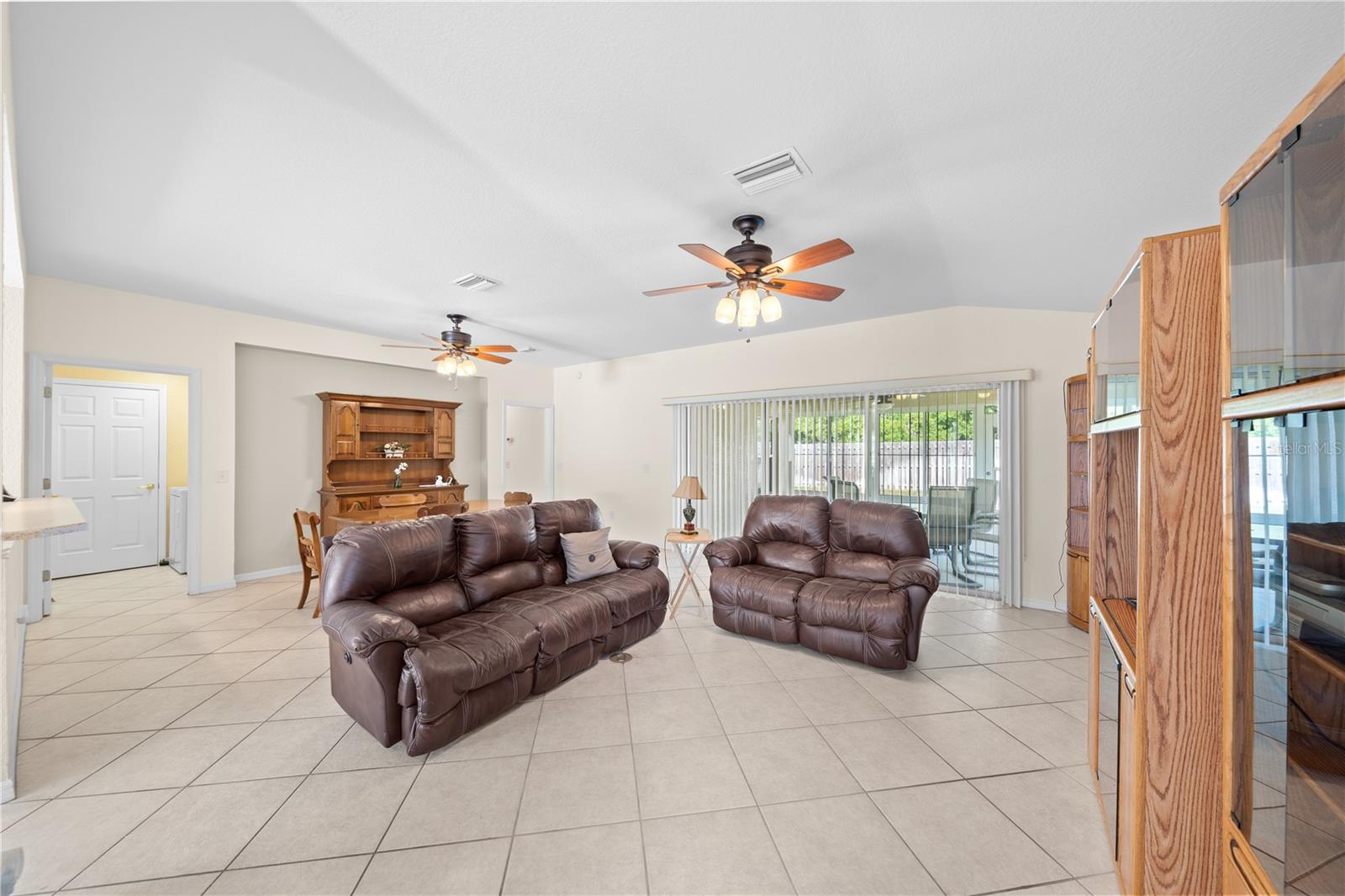 Image 22 of 48 For 9175 118th Loop