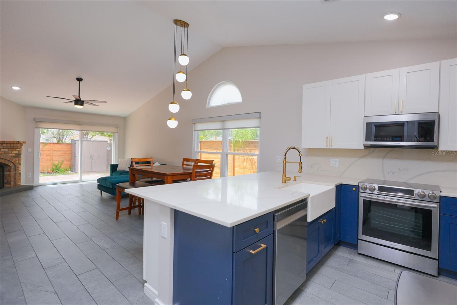 Image 10 of 59 For 5328 Alcom Drive