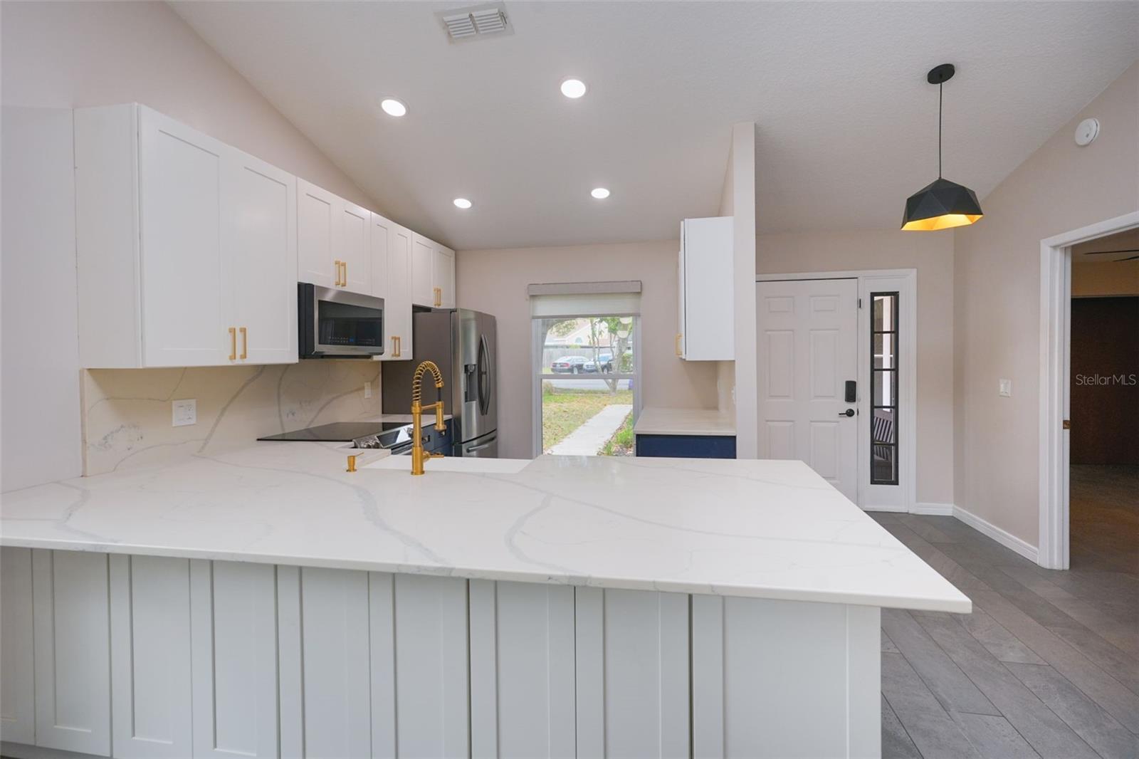 Image 14 of 59 For 5328 Alcom Drive