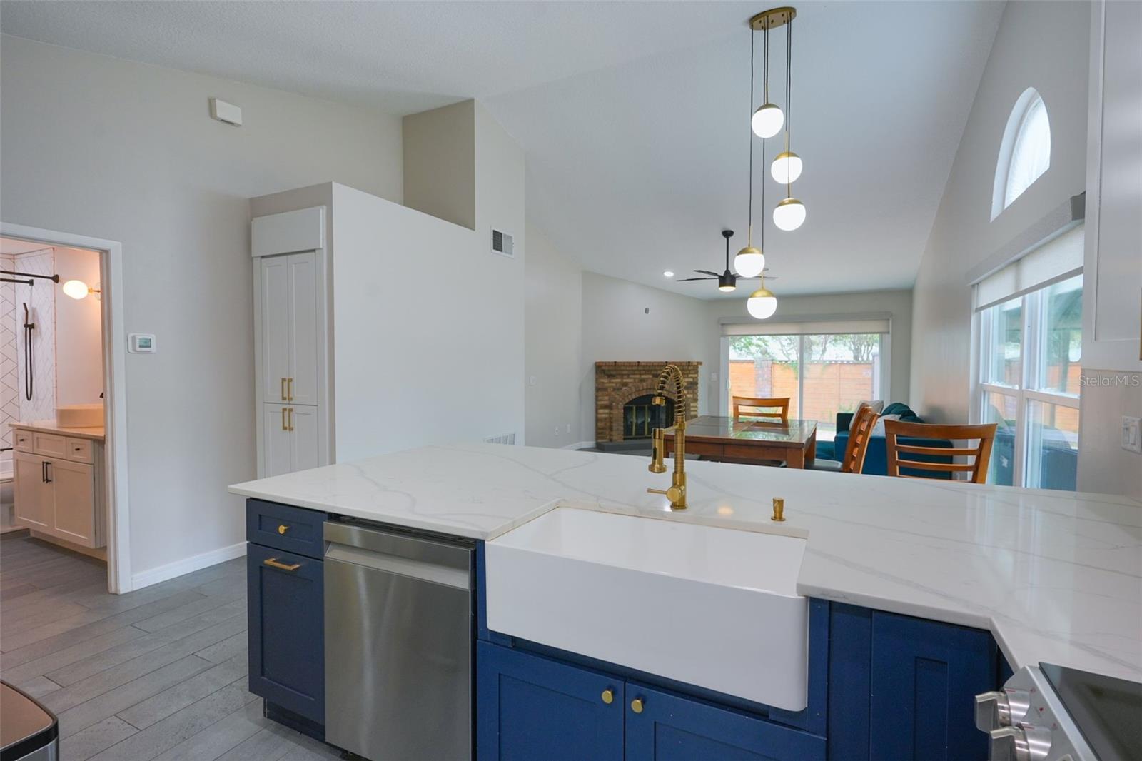 Image 18 of 59 For 5328 Alcom Drive