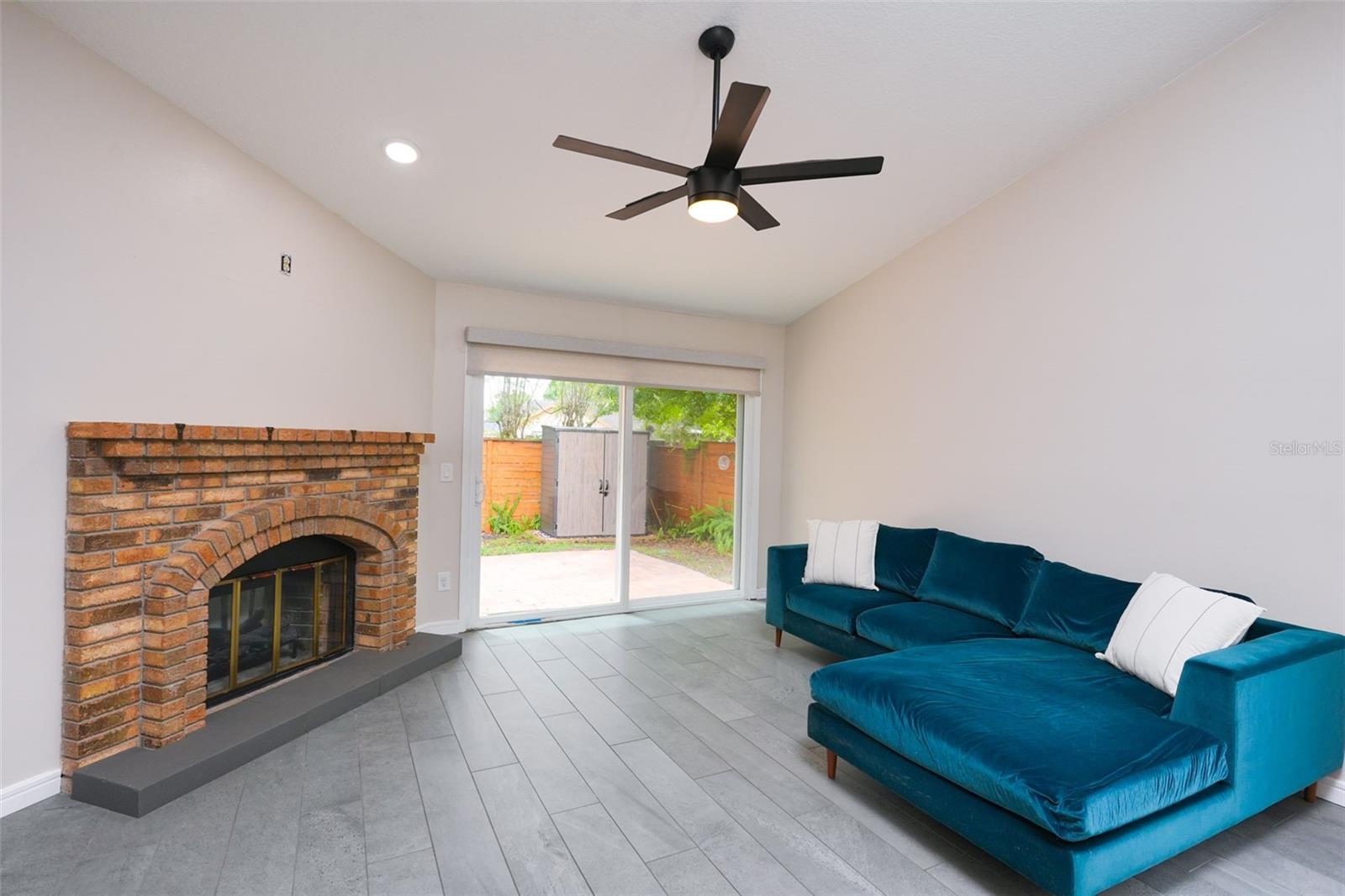 Image 22 of 59 For 5328 Alcom Drive