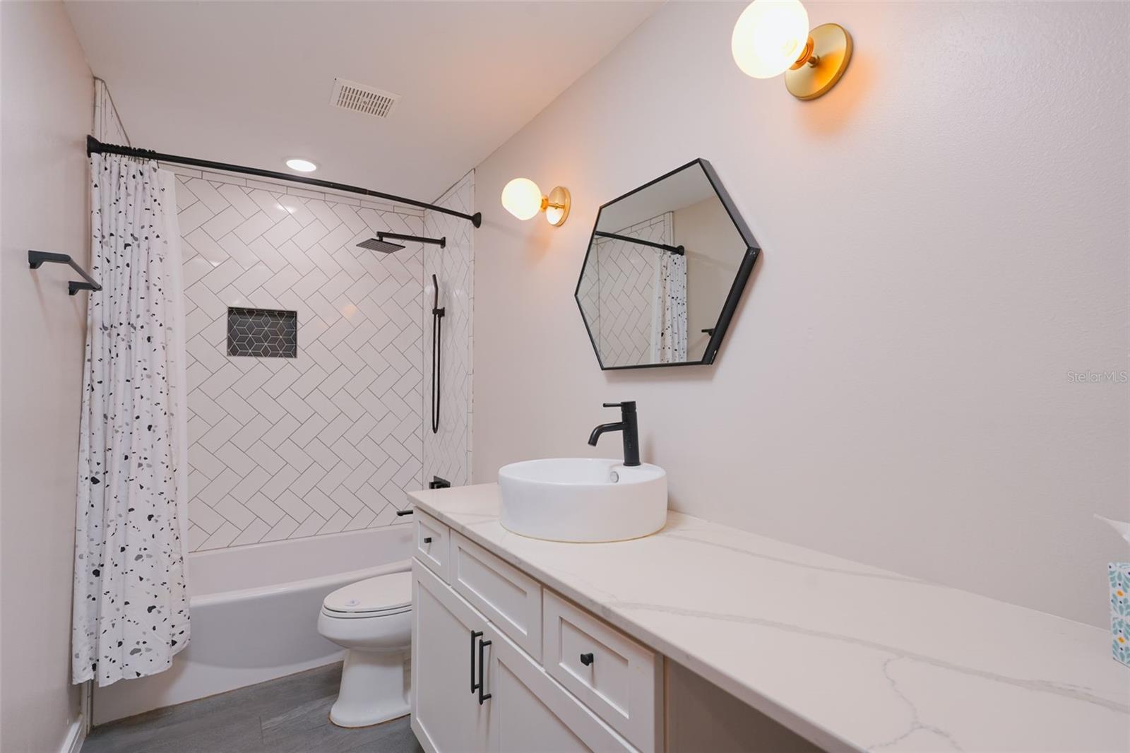 Image 29 of 59 For 5328 Alcom Drive