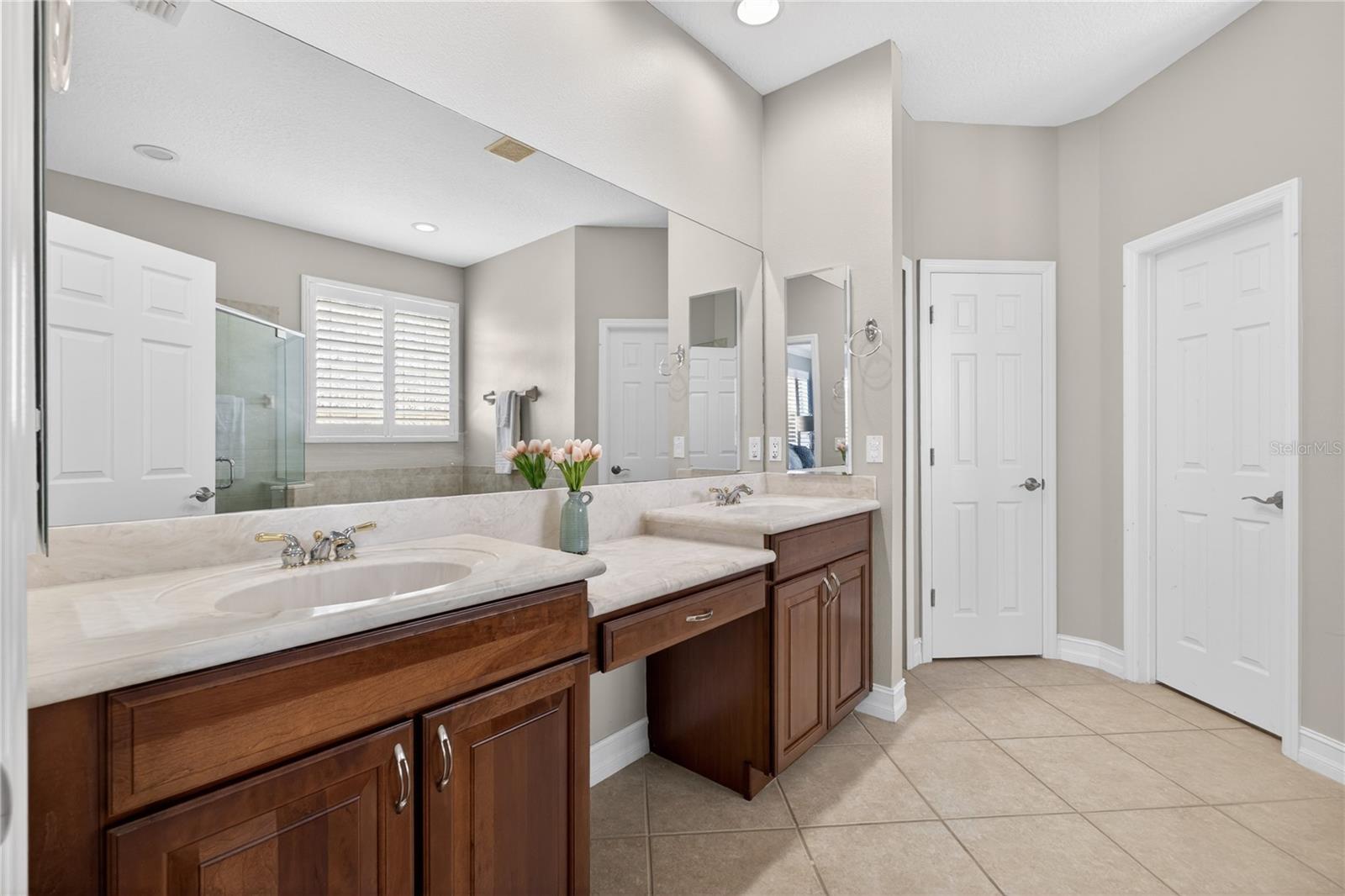 Image 16 of 36 For 863 Oakbranch Place