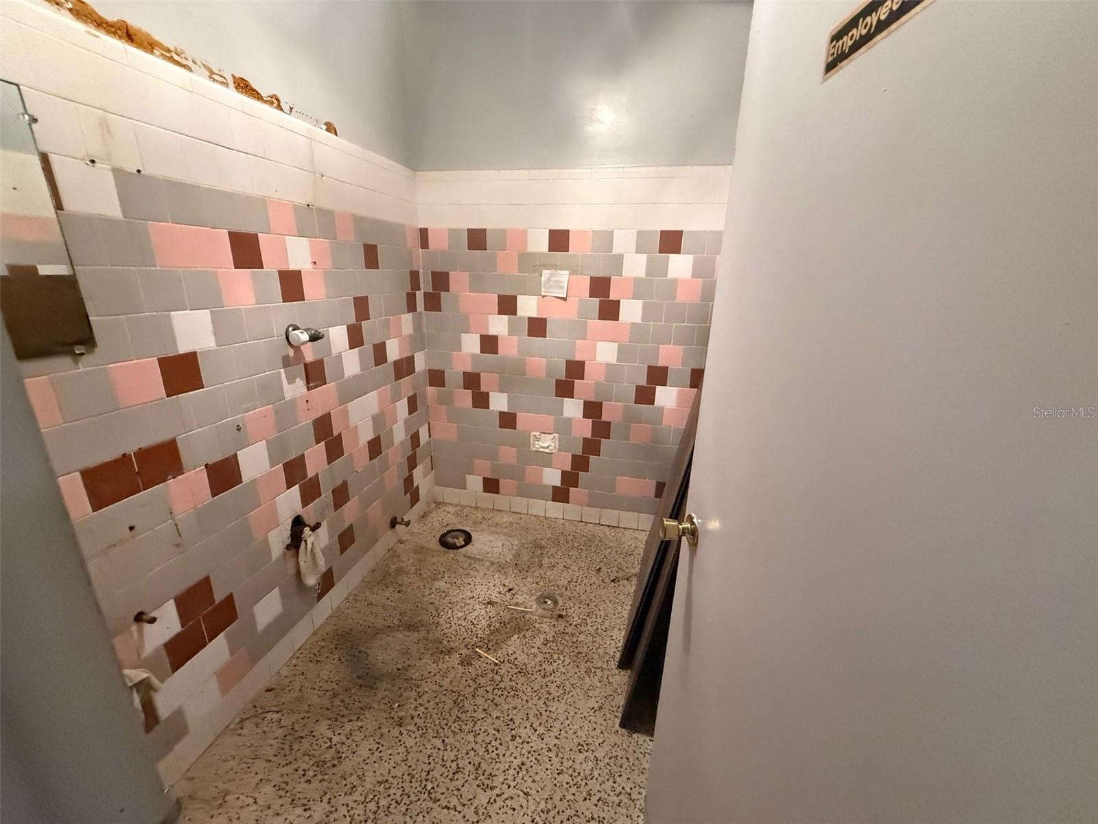 Image 12 of 35 For 2916 Washington Avenue
