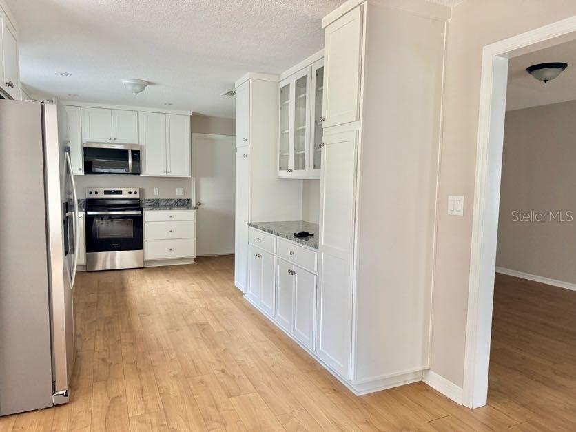 Image 11 of 53 For 6804 Lake View Drive