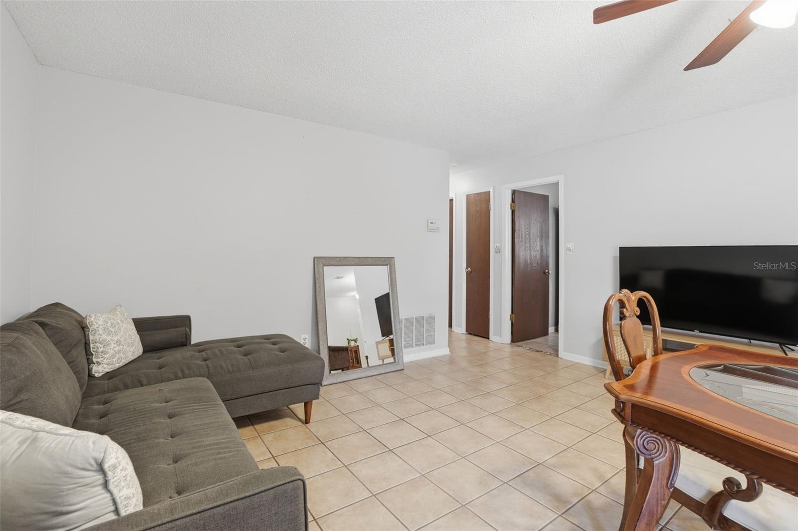 Image 11 of 41 For 1525 Jaguar Circle