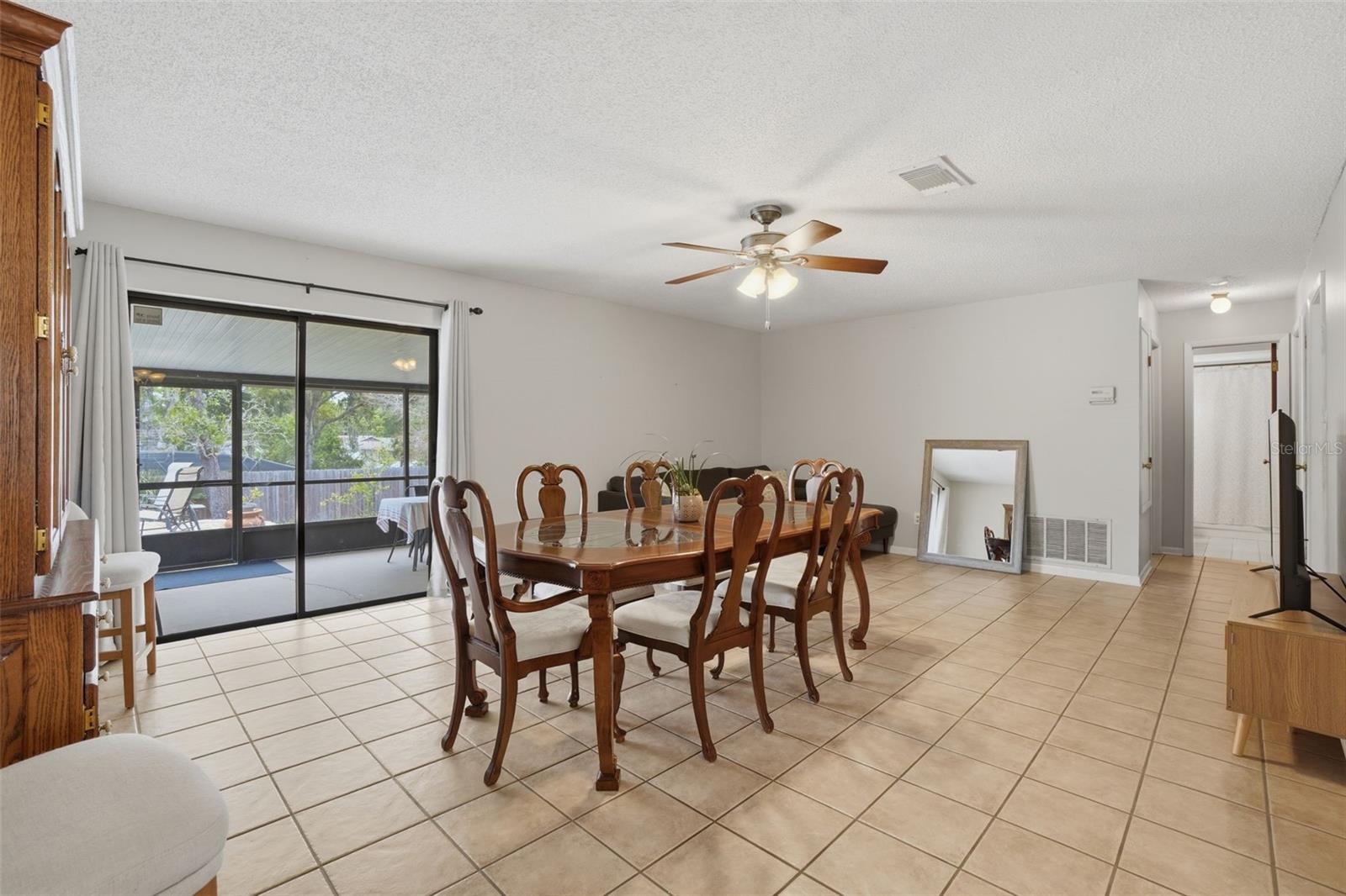 Image 7 of 41 For 1525 Jaguar Circle