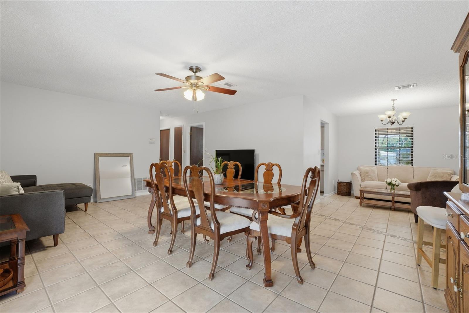 Image 8 of 41 For 1525 Jaguar Circle
