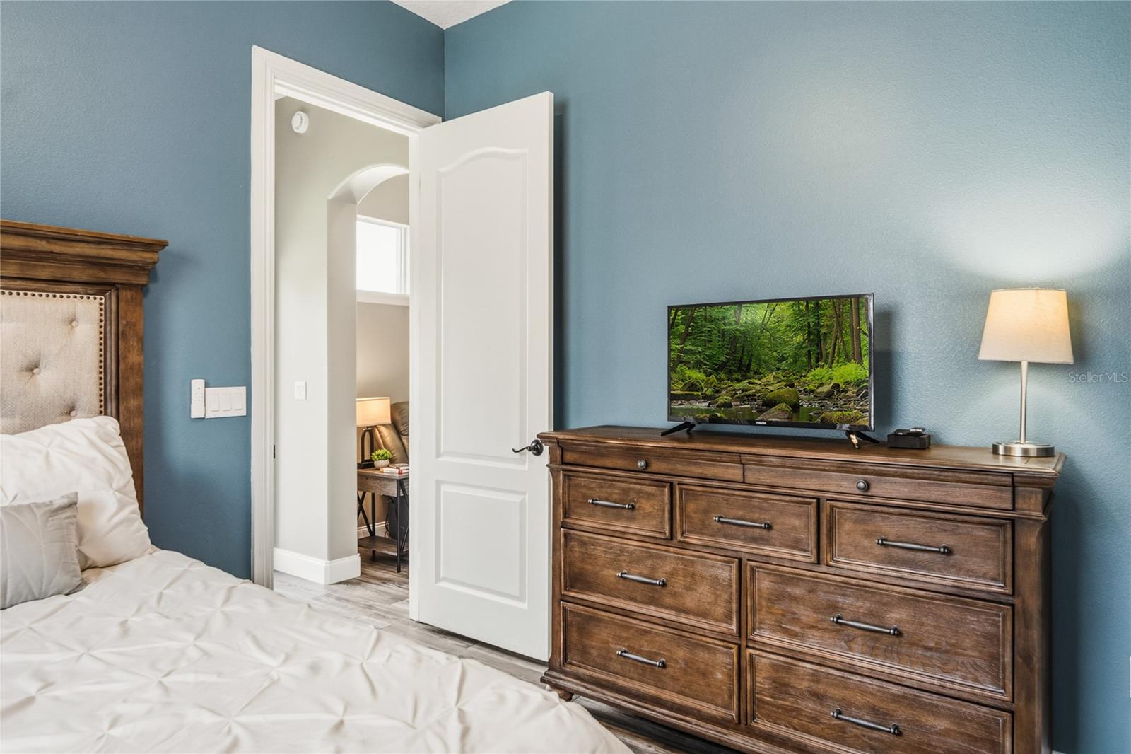 Image 22 of 55 For 6502 Everingham Lane