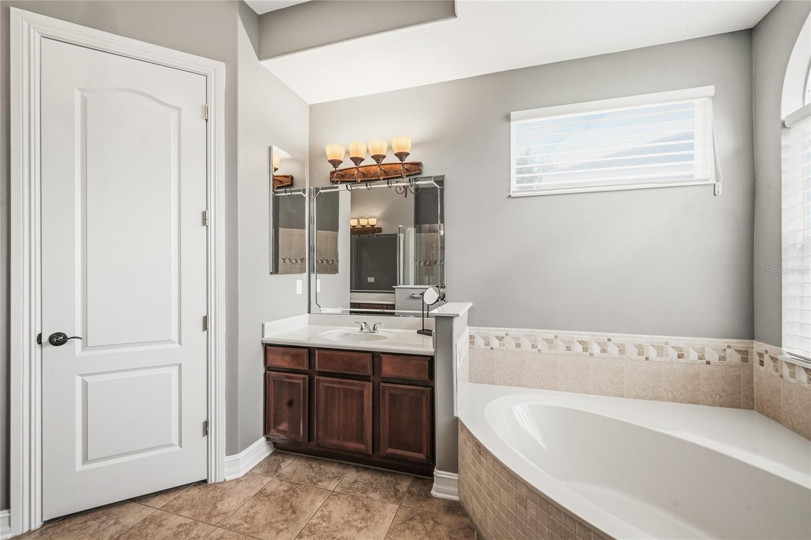 Image 36 of 55 For 6502 Everingham Lane