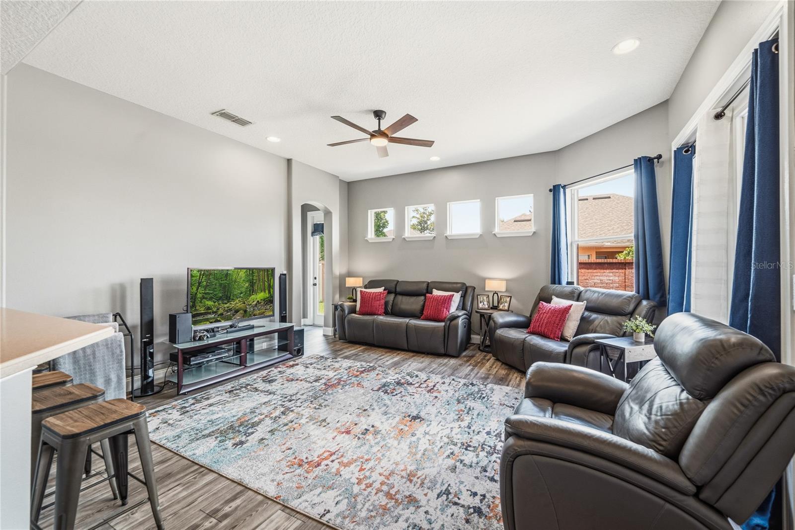 Image 7 of 55 For 6502 Everingham Lane