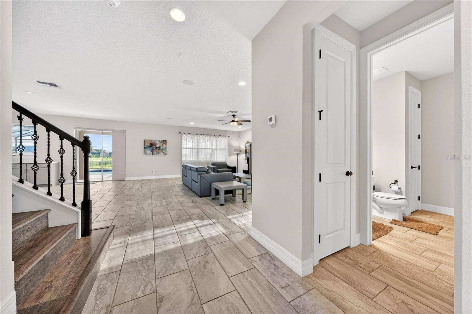 Image 18 of 81 For 17507 Lagoda Lane