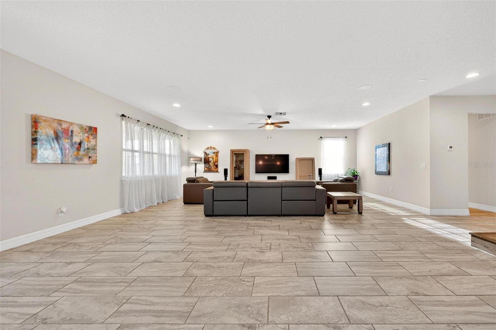 Image 22 of 81 For 17507 Lagoda Lane