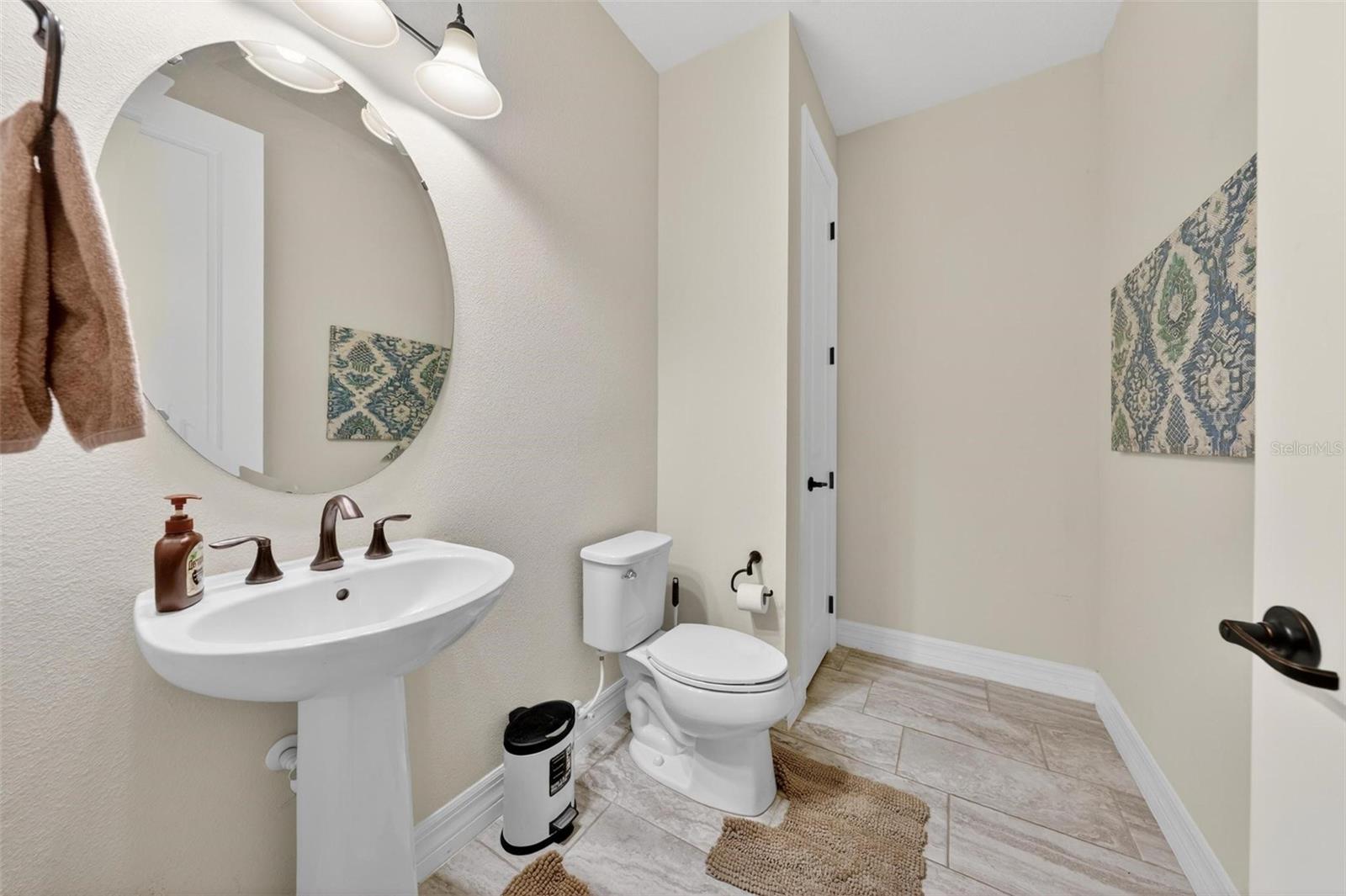 Image 33 of 81 For 17507 Lagoda Lane