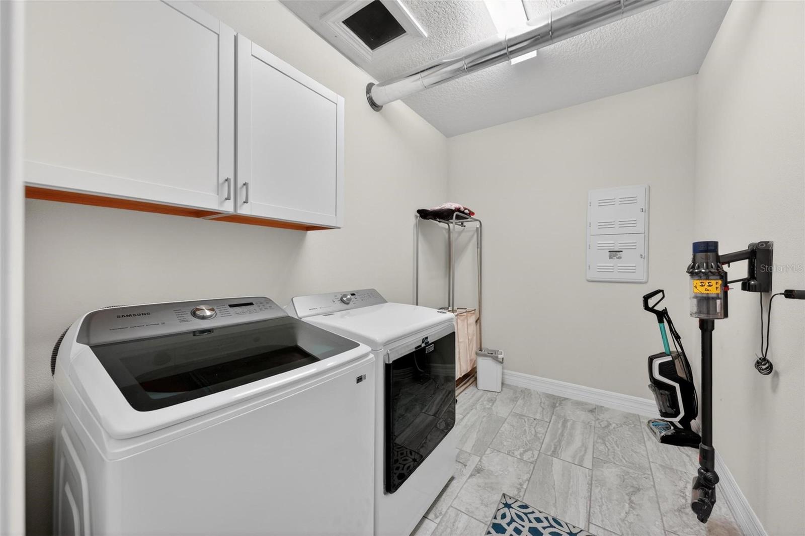 Image 67 of 81 For 17507 Lagoda Lane