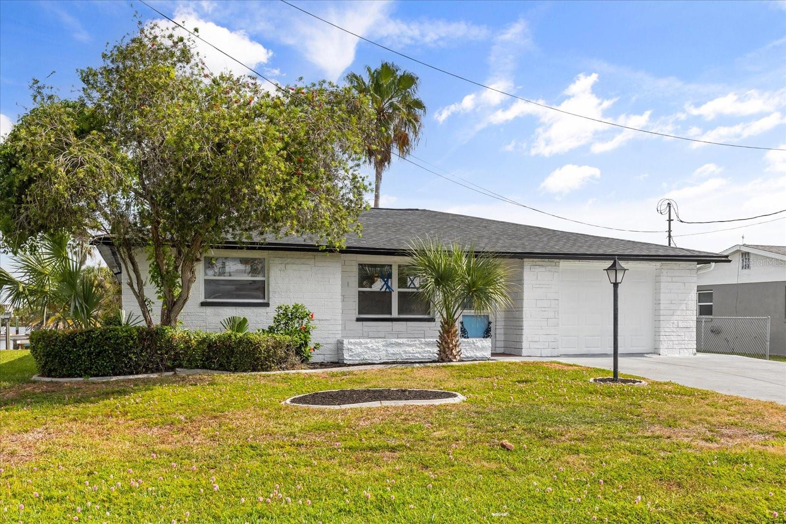 Image 3 of 31 For 3435 Gulf Coast Drive
