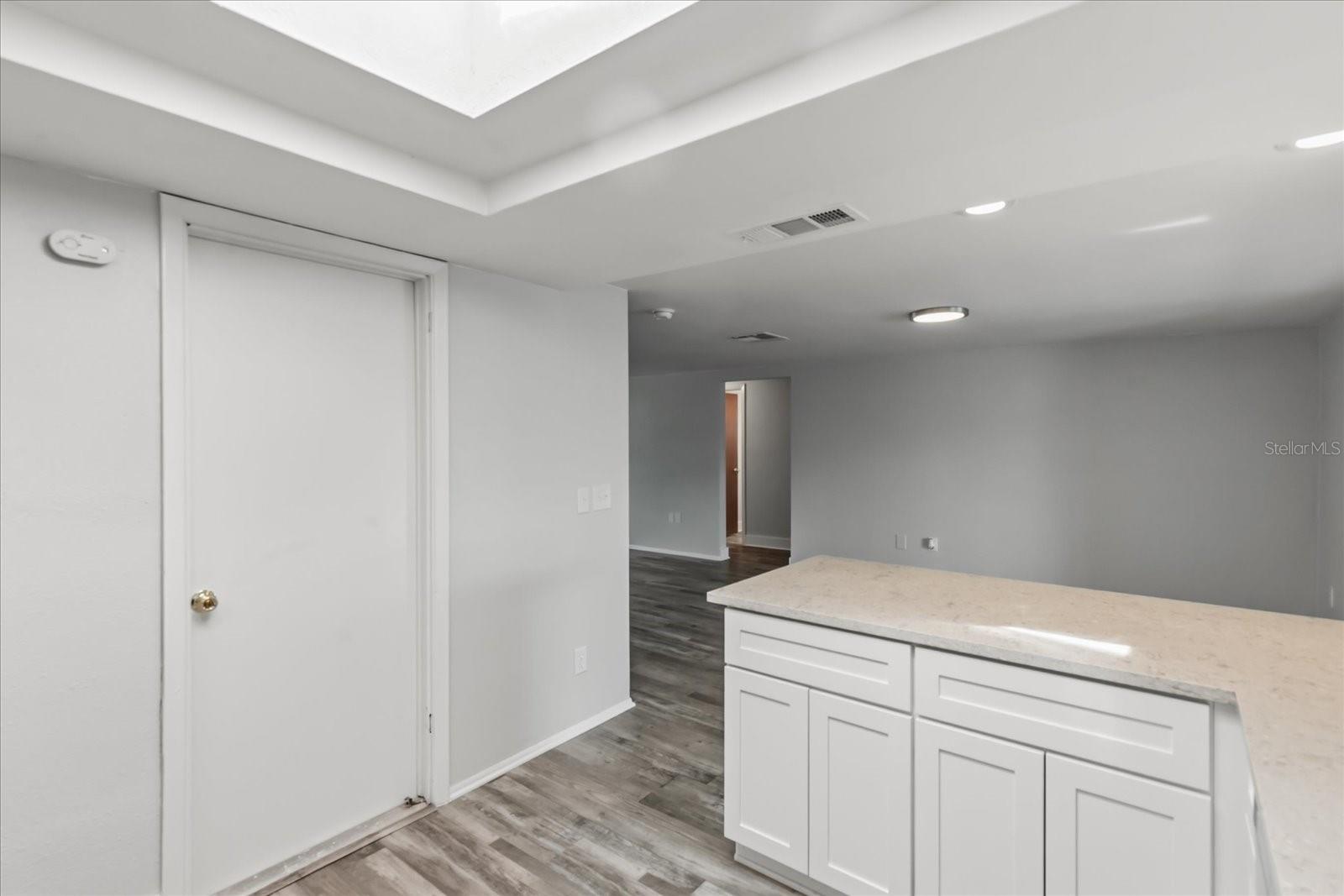 Image 7 of 31 For 3435 Gulf Coast Drive