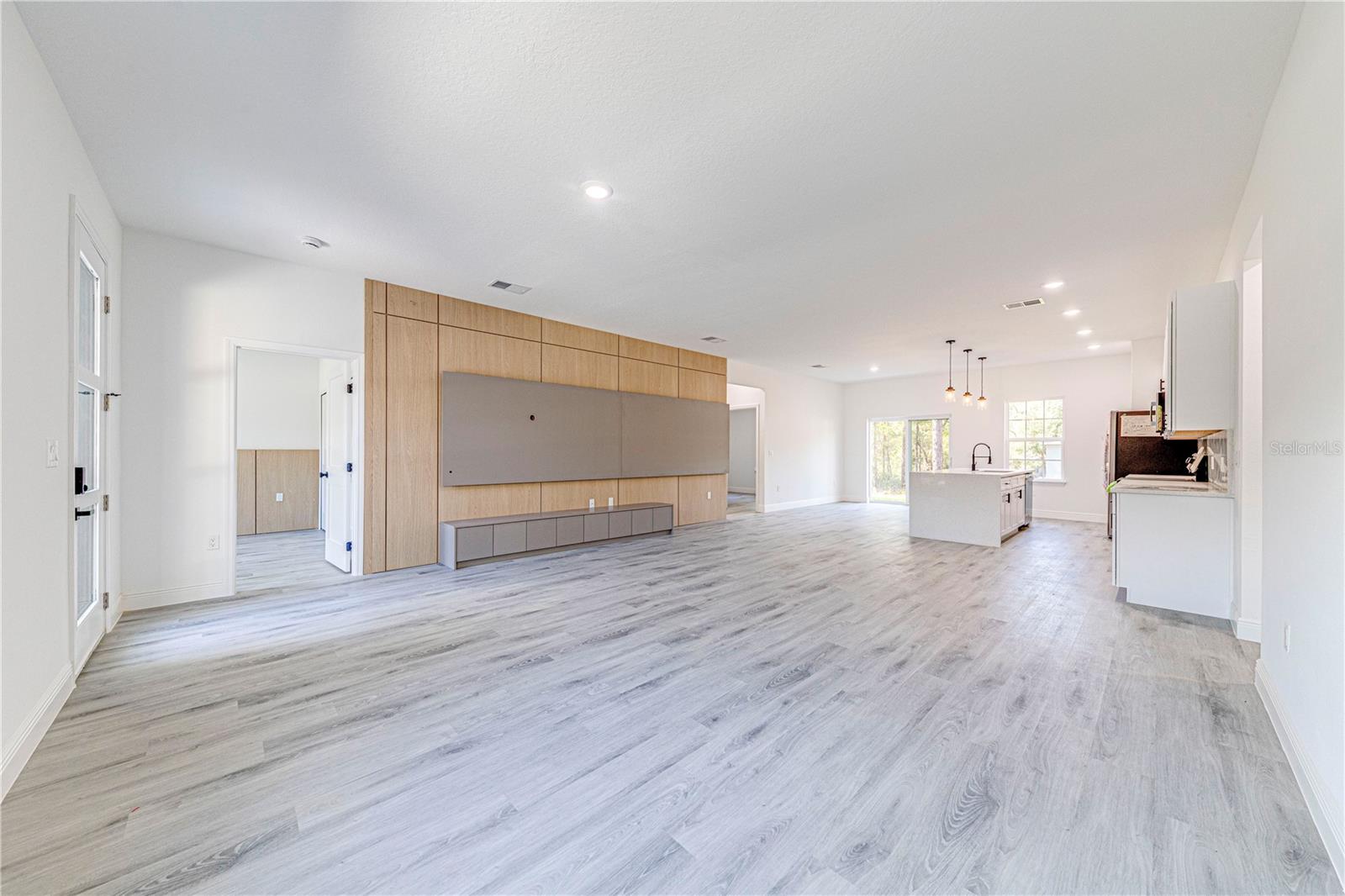 Listing photo id 7 for 10720 Citrus Springs Boulevard