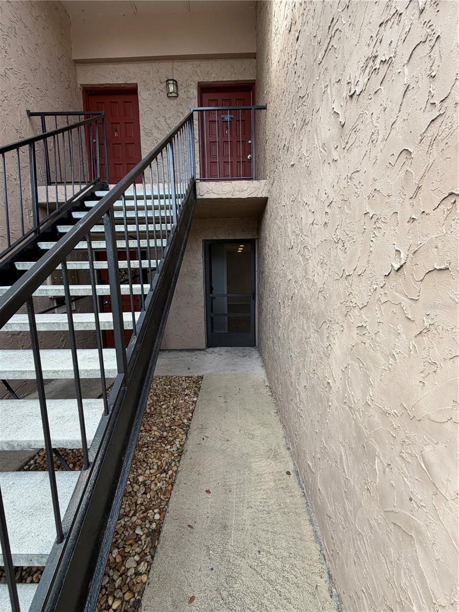 Image 2 of 50 For 1167 Calle Del Rey  A