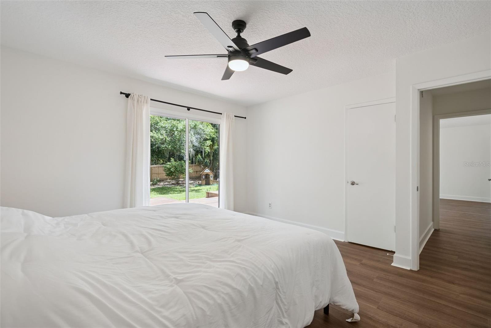 Image 18 of 29 For 636 Hillcrest Avenue