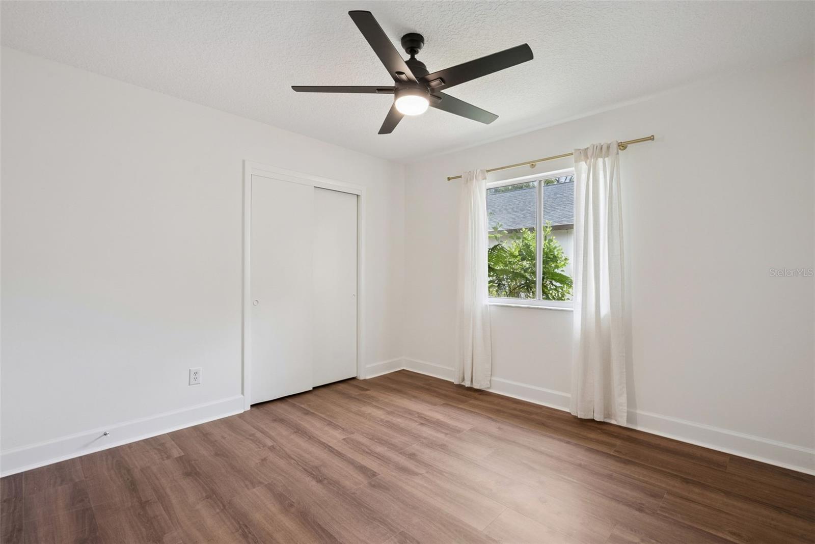 Image 20 of 29 For 636 Hillcrest Avenue