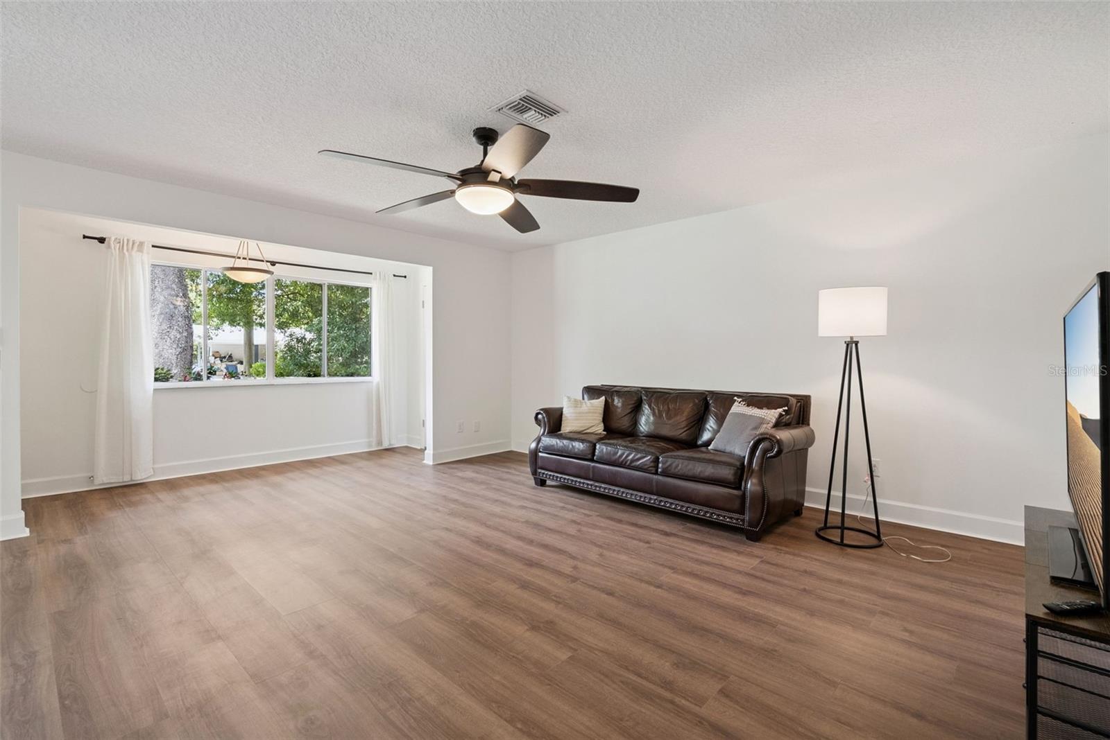 Image 3 of 29 For 636 Hillcrest Avenue