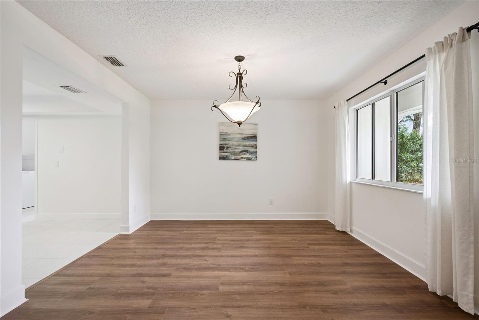 Image 8 of 29 For 636 Hillcrest Avenue