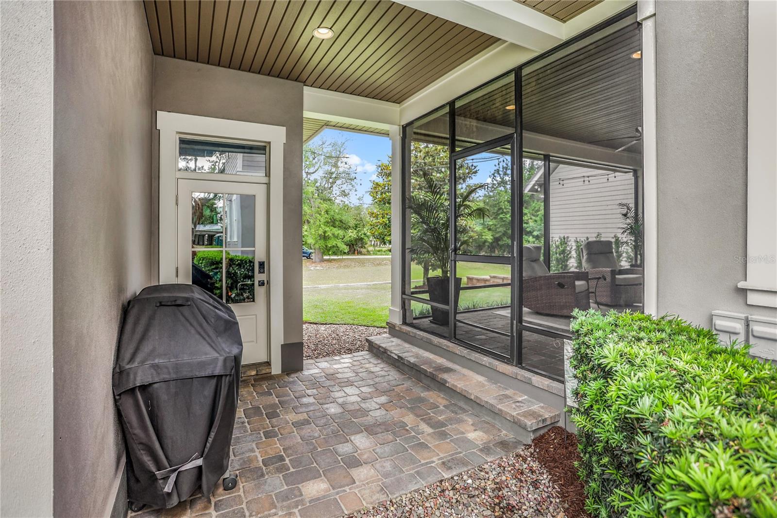 Image 21 of 43 For 705 Garden West Terrace