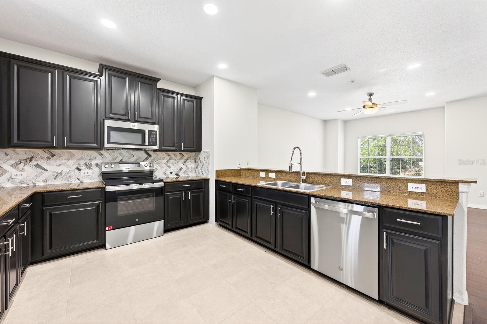 Image 10 of 35 For 1828 Grand Rue Drive