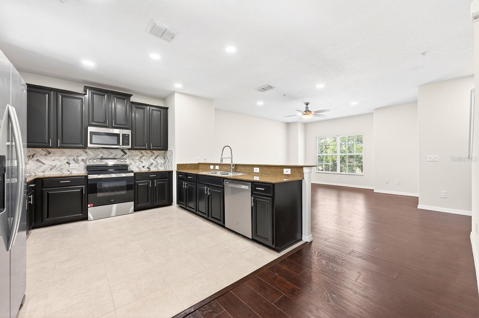 Image 9 of 35 For 1828 Grand Rue Drive