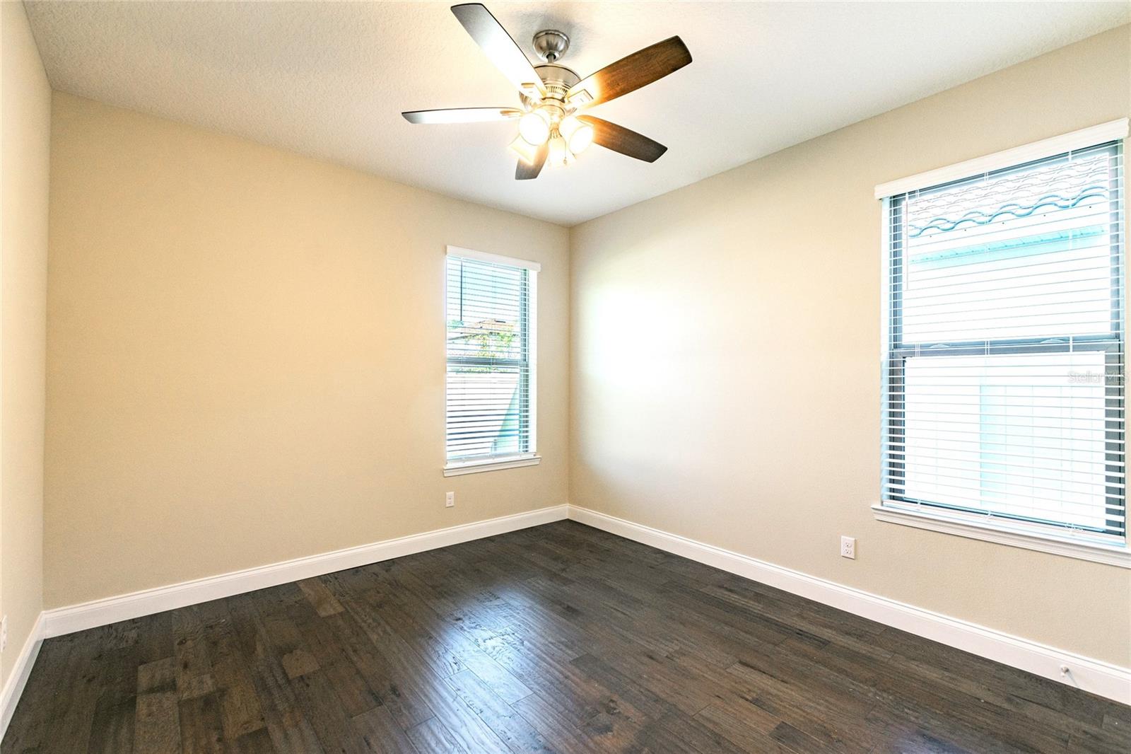 Image 16 of 90 For 8278 Procida Isle Lane
