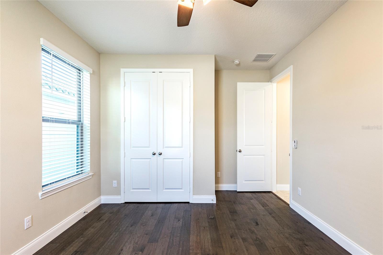 Image 18 of 90 For 8278 Procida Isle Lane