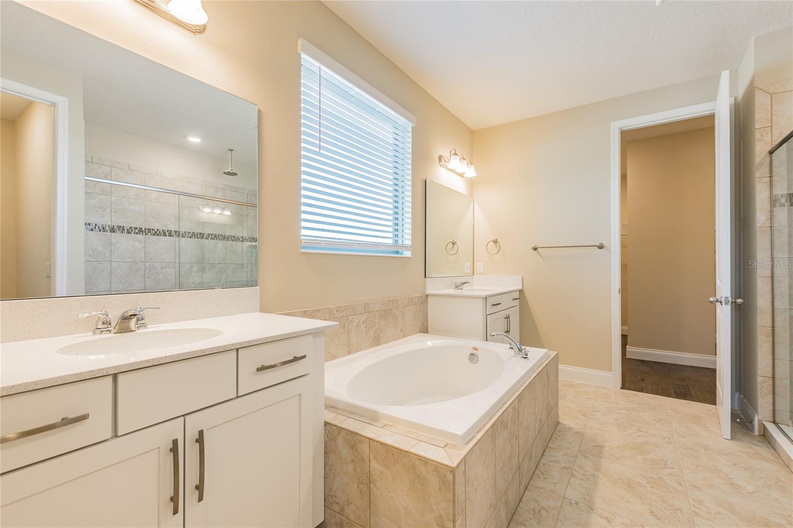 Image 47 of 90 For 8278 Procida Isle Lane