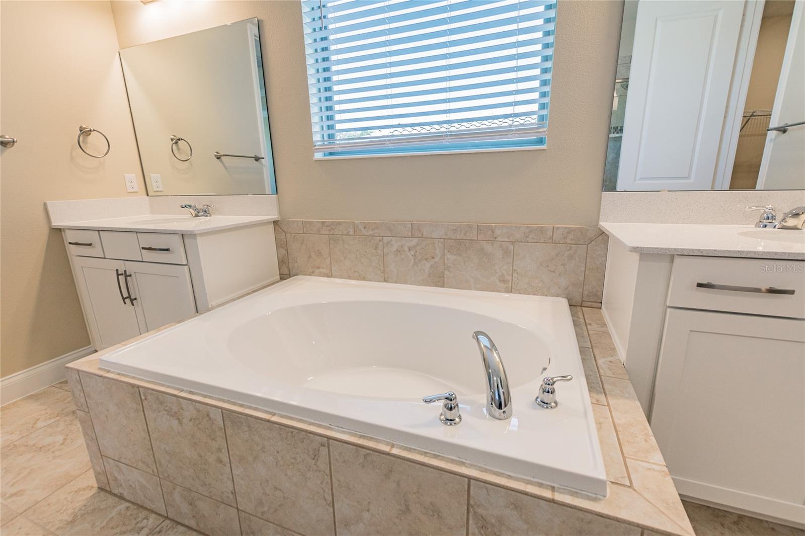 Image 49 of 90 For 8278 Procida Isle Lane