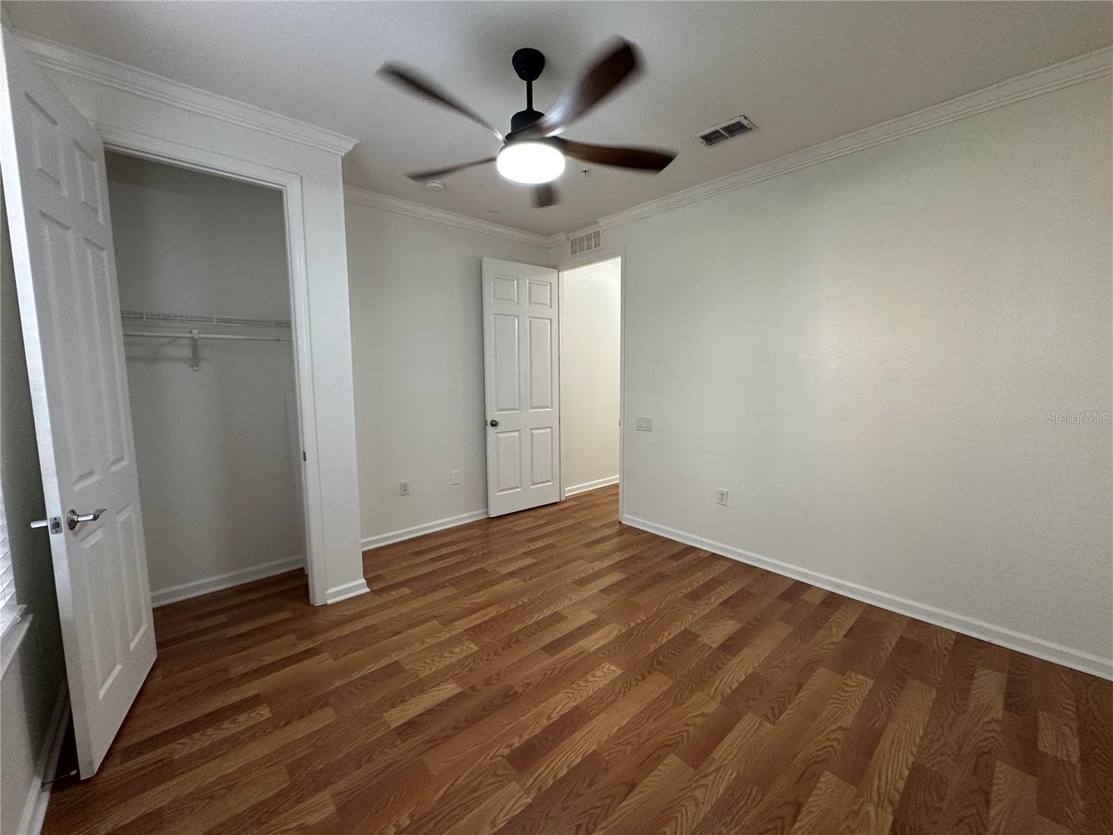 Image 10 of 65 For 5024 Shoreway Loop 107