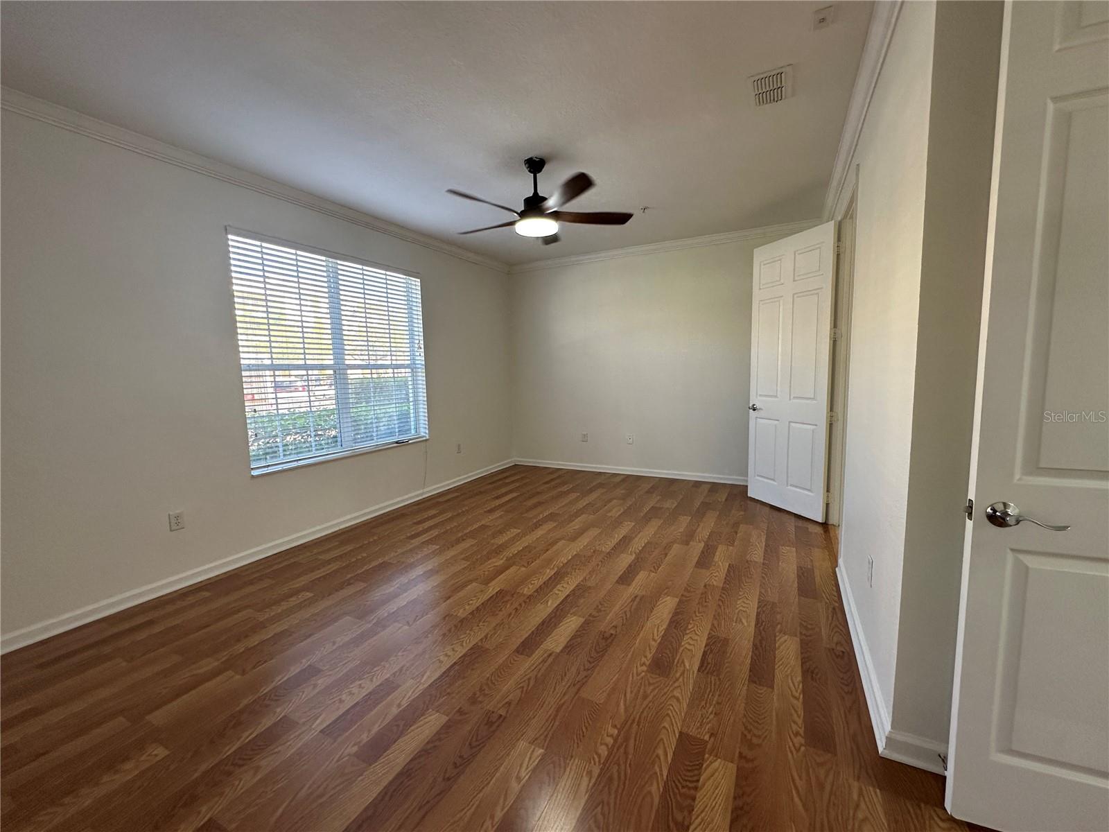 Image 17 of 65 For 5024 Shoreway Loop 107