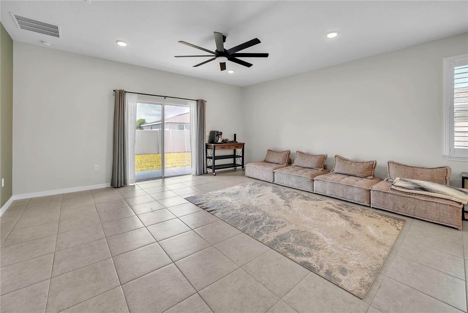 Image 18 of 60 For 24401 Sunnys Halo Way
