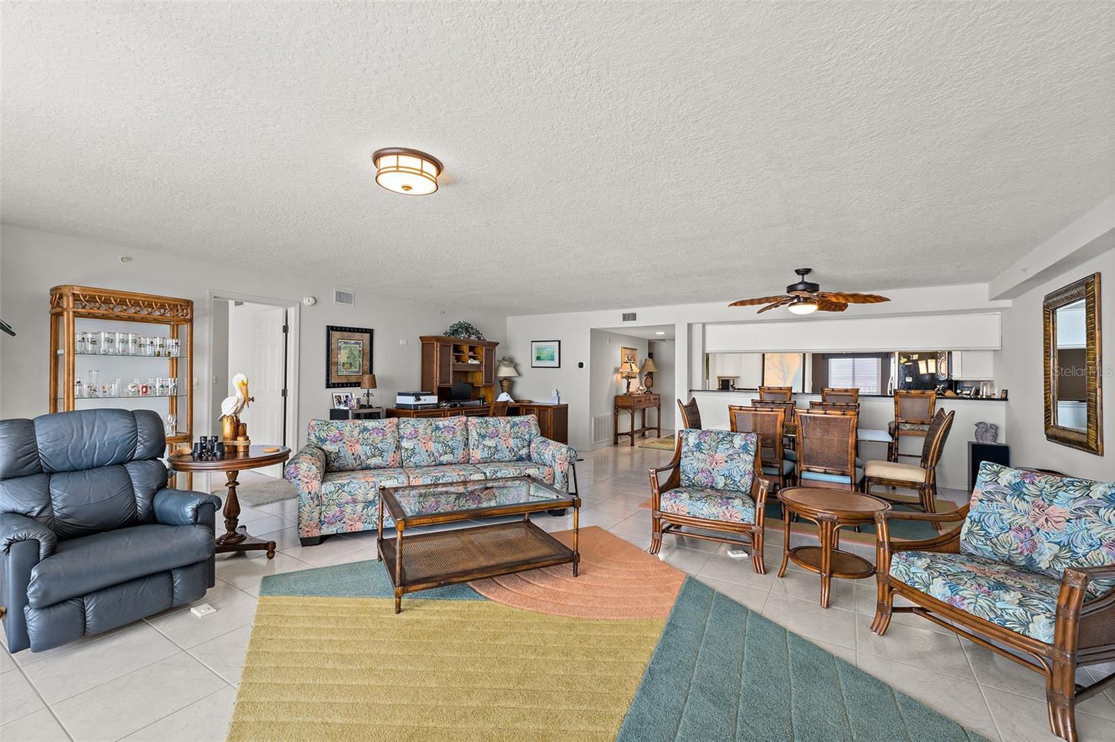 Listing photo id 13 for 3740 Ocean Beach Boulevard 805