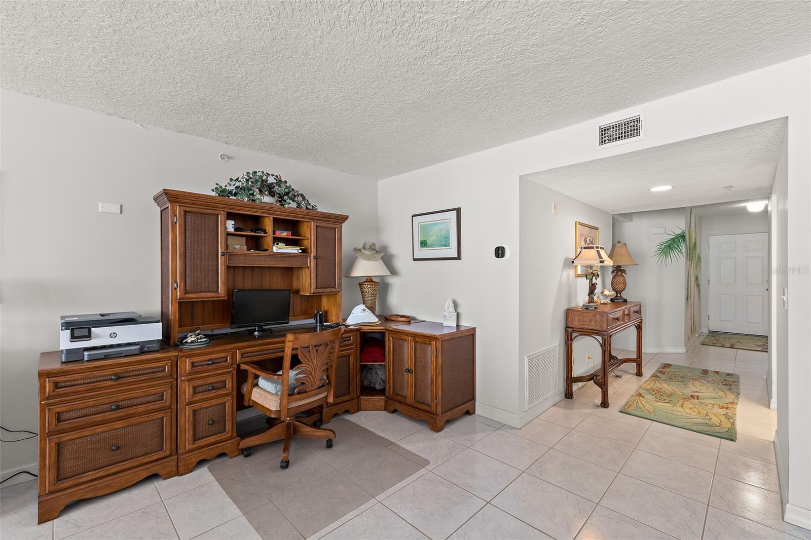 Listing photo id 14 for 3740 Ocean Beach Boulevard 805