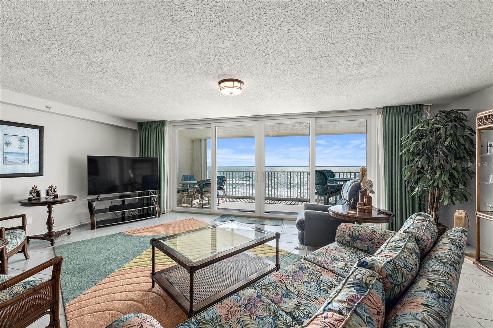 Listing photo id 16 for 3740 Ocean Beach Boulevard 805