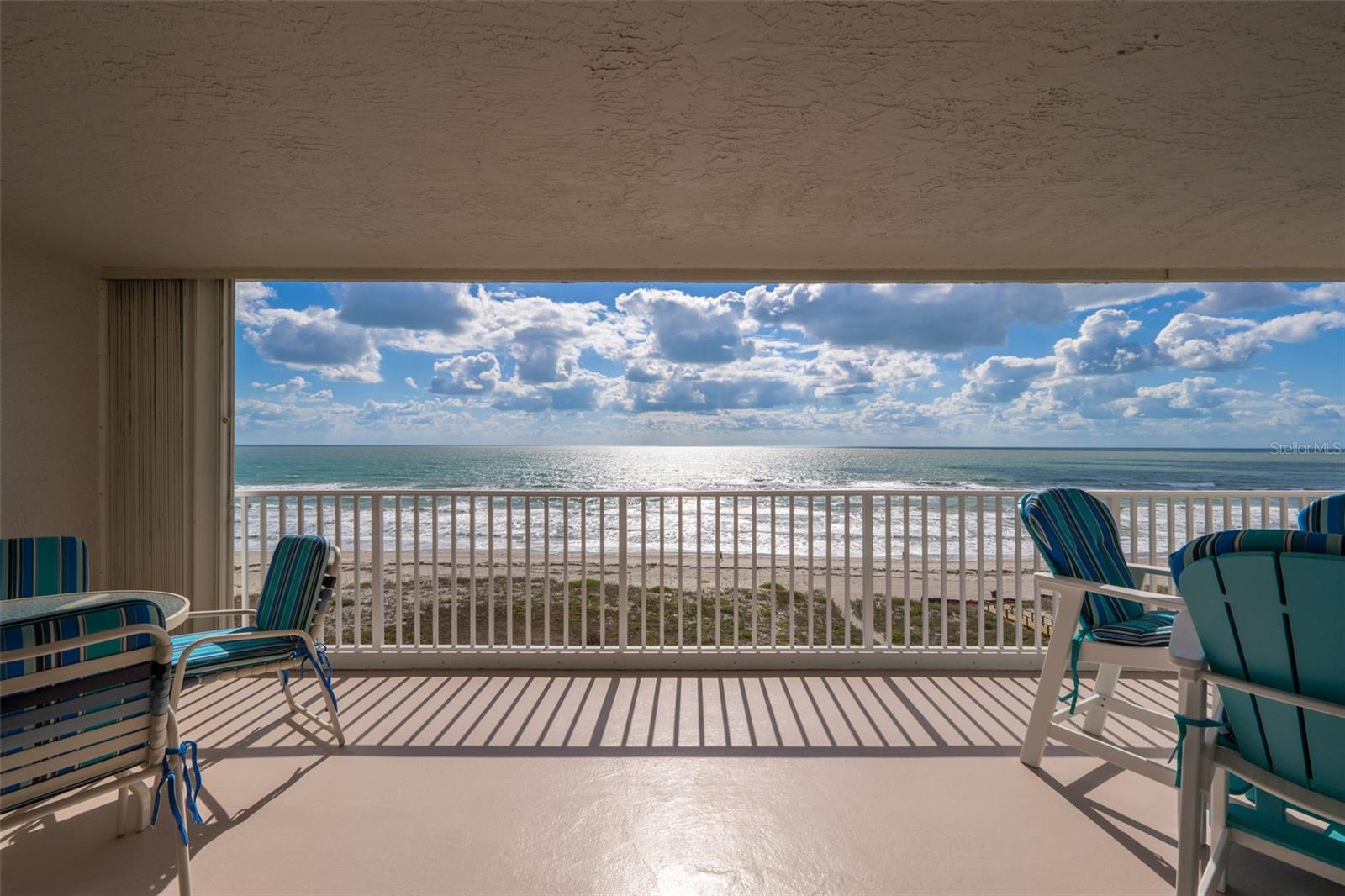 Listing photo id 19 for 3740 Ocean Beach Boulevard 805