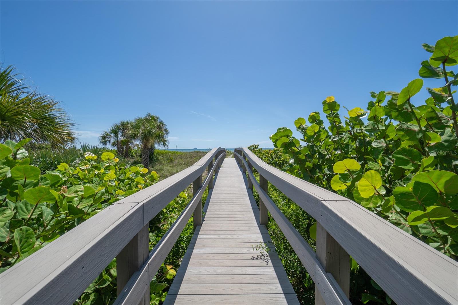Listing photo id 39 for 3740 Ocean Beach Boulevard 805