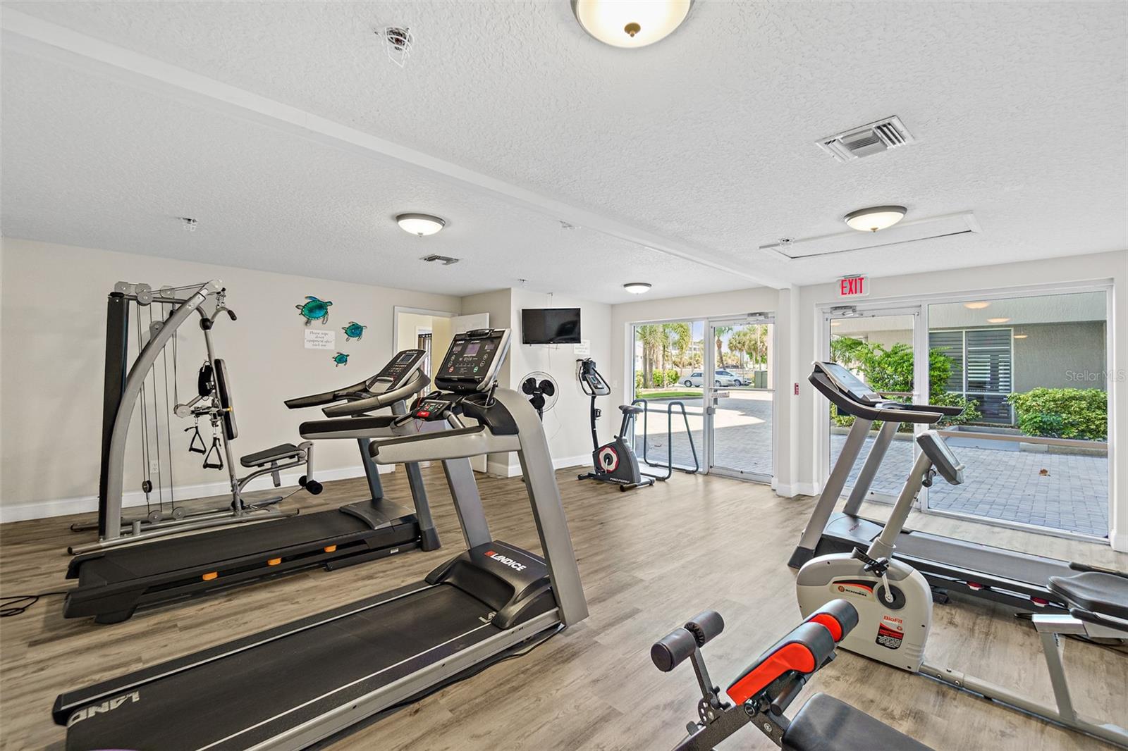 Listing photo id 45 for 3740 Ocean Beach Boulevard 805