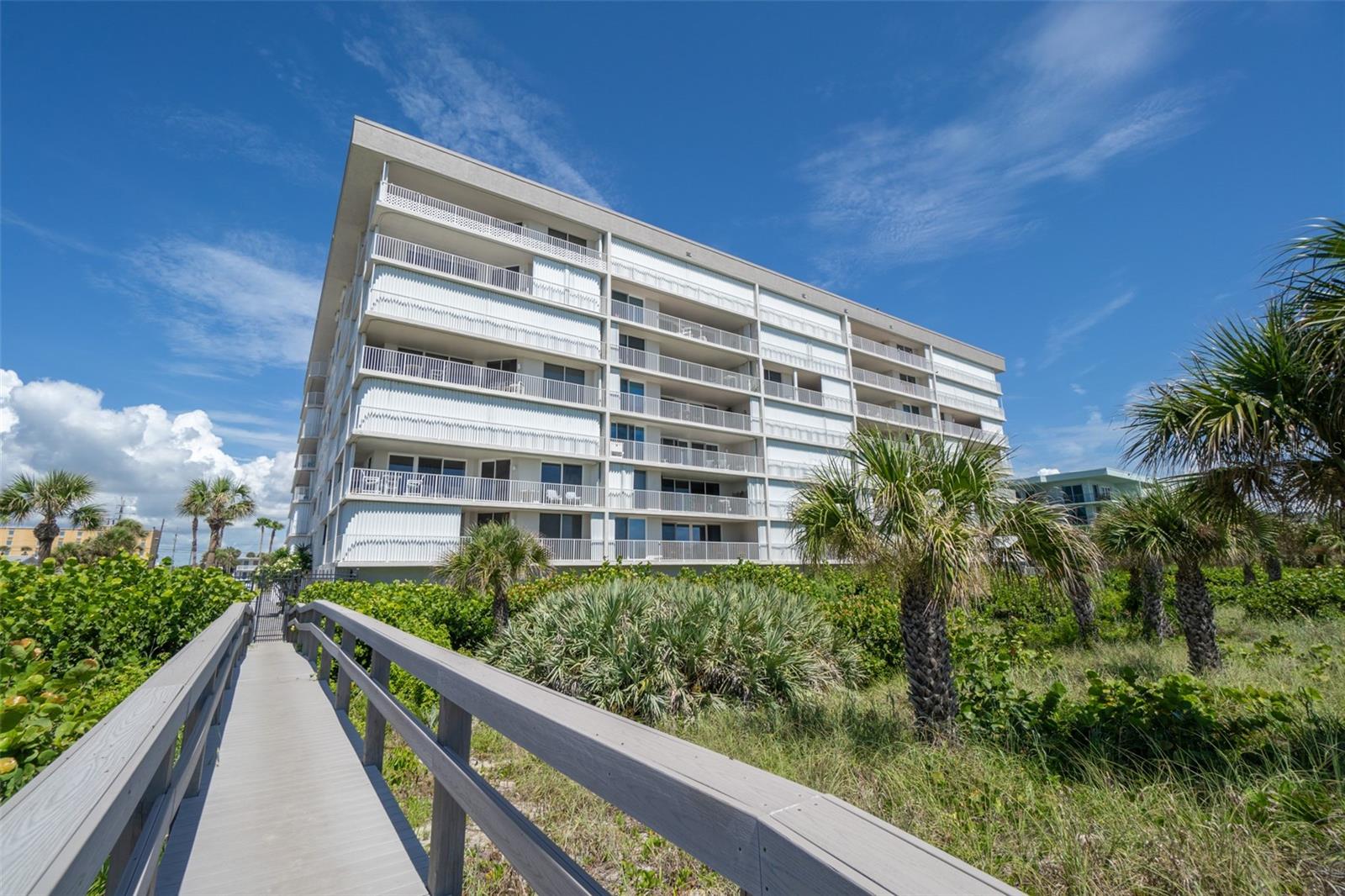 Listing photo id 49 for 3740 Ocean Beach Boulevard 805