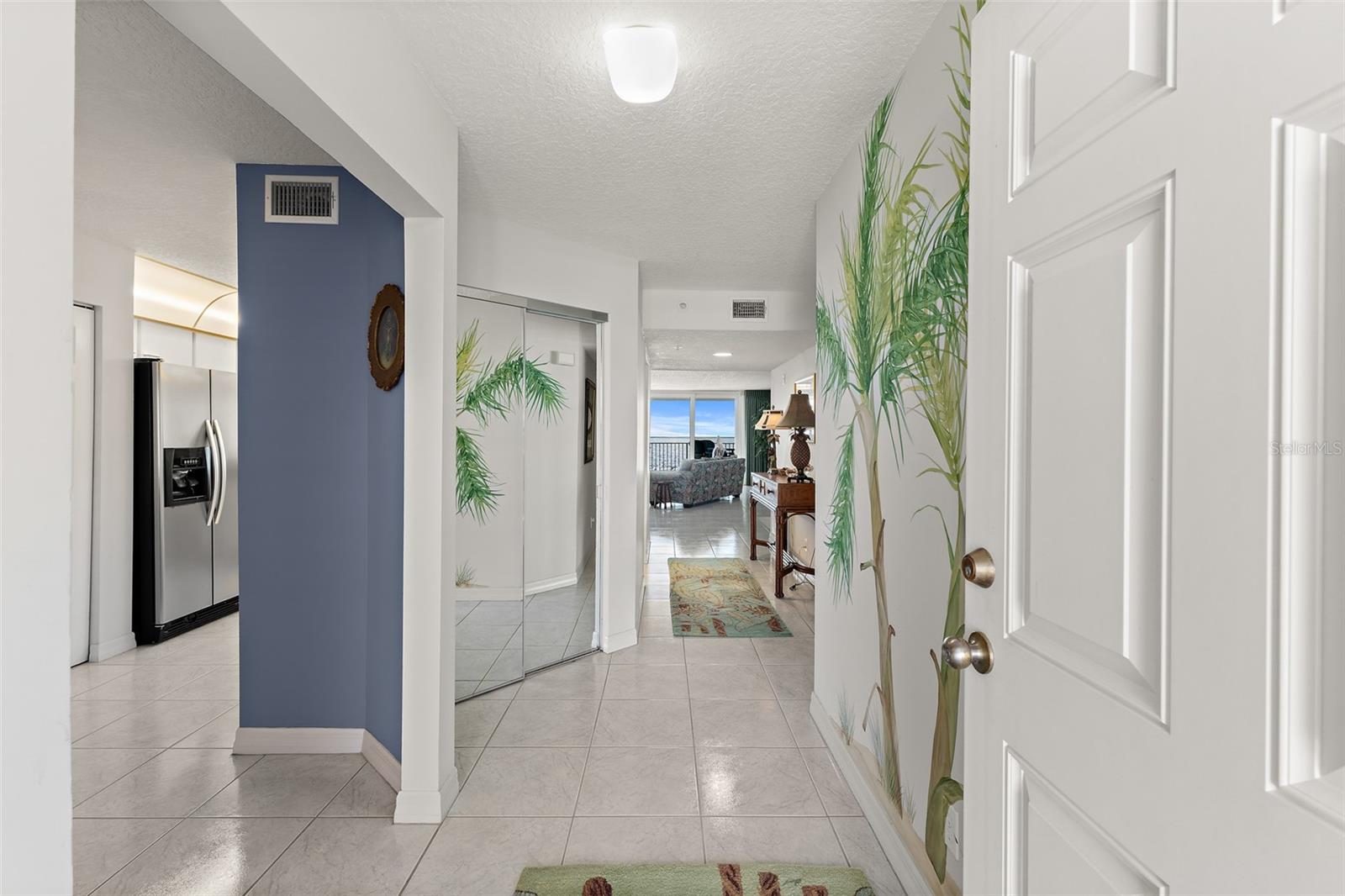 Listing photo id 4 for 3740 Ocean Beach Boulevard 805