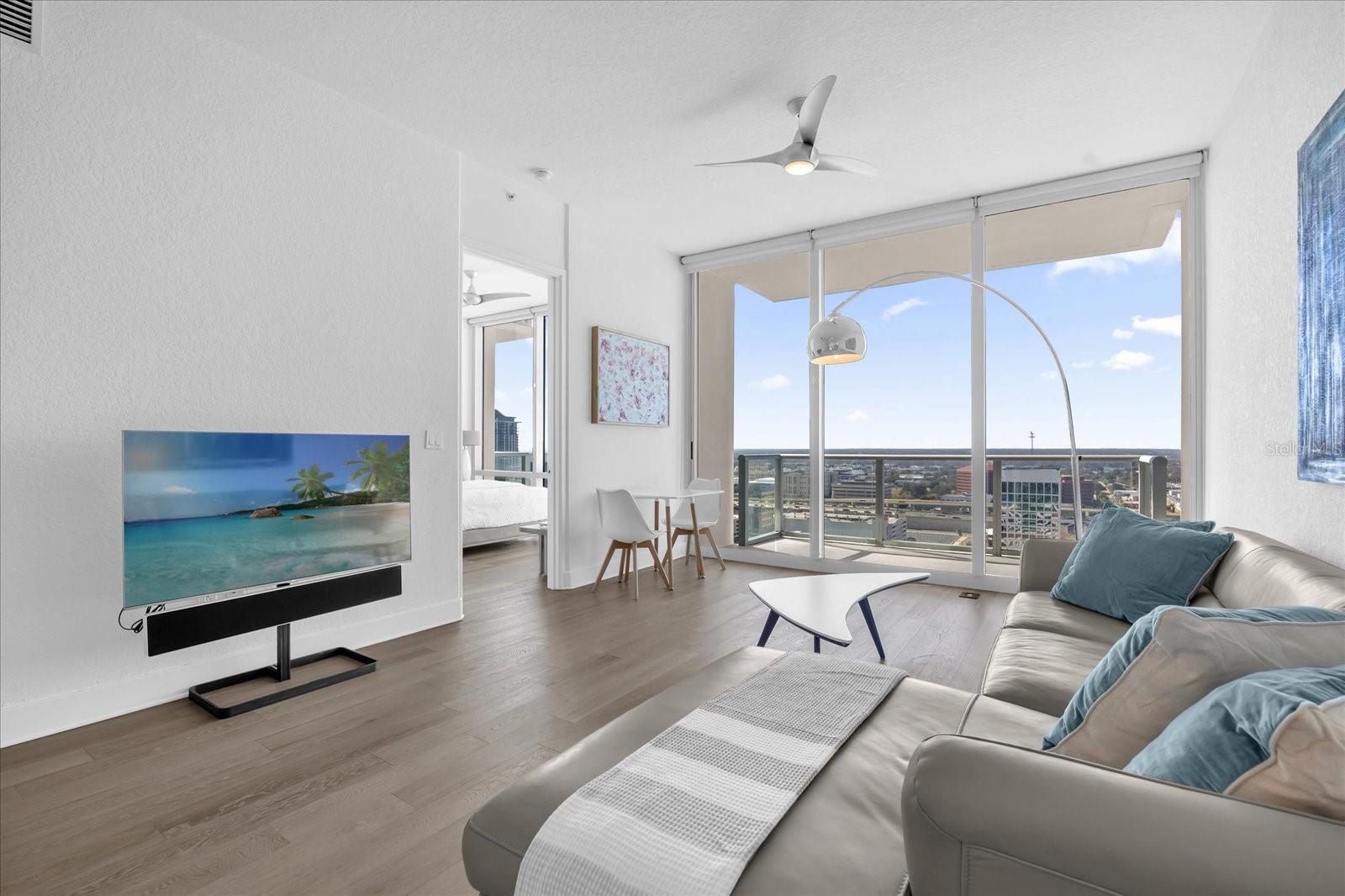 Image 7 of 30 For 150 Robinson Street 23b-7