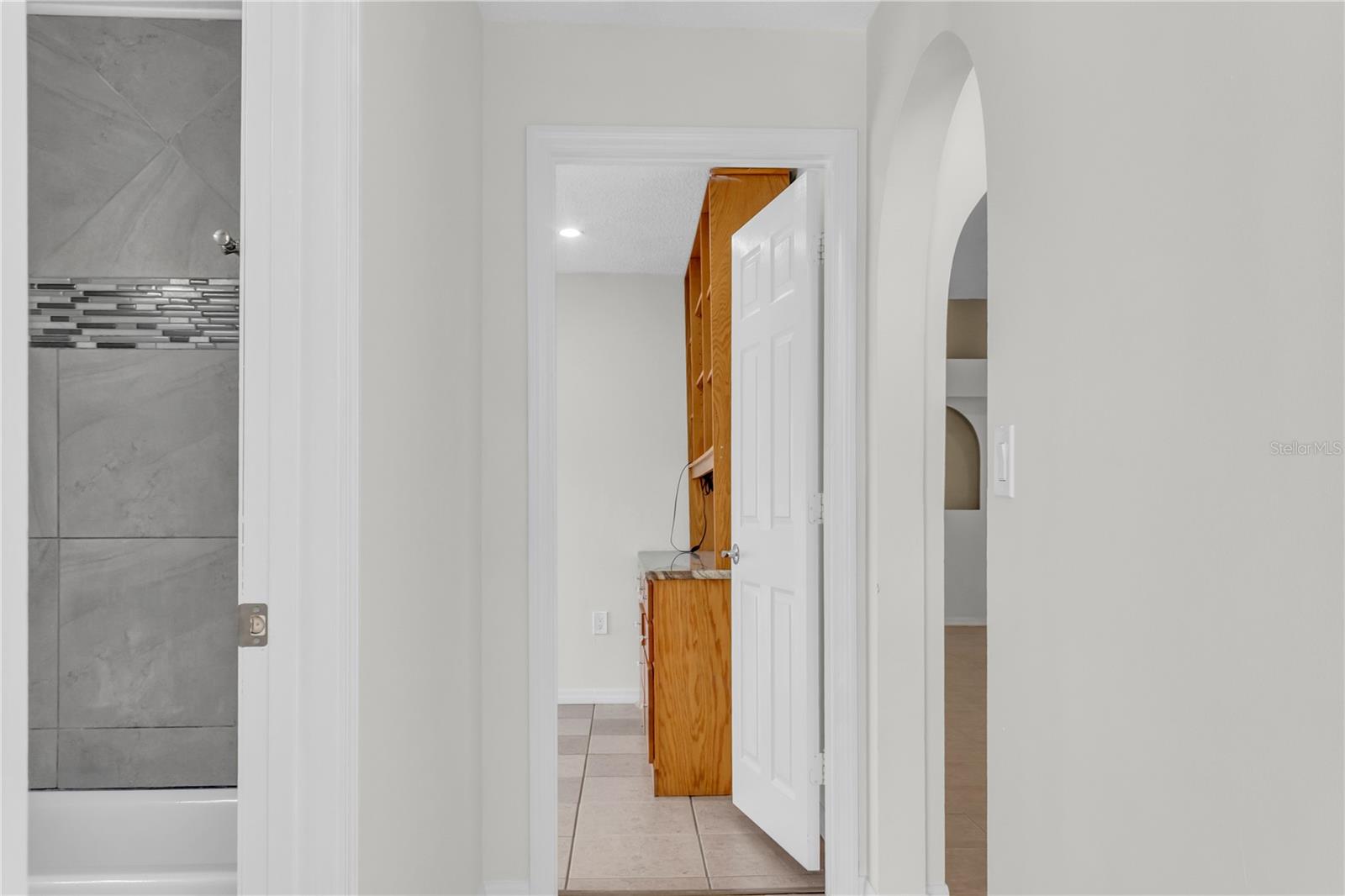 Image 18 of 43 For 2050 Libra Lane