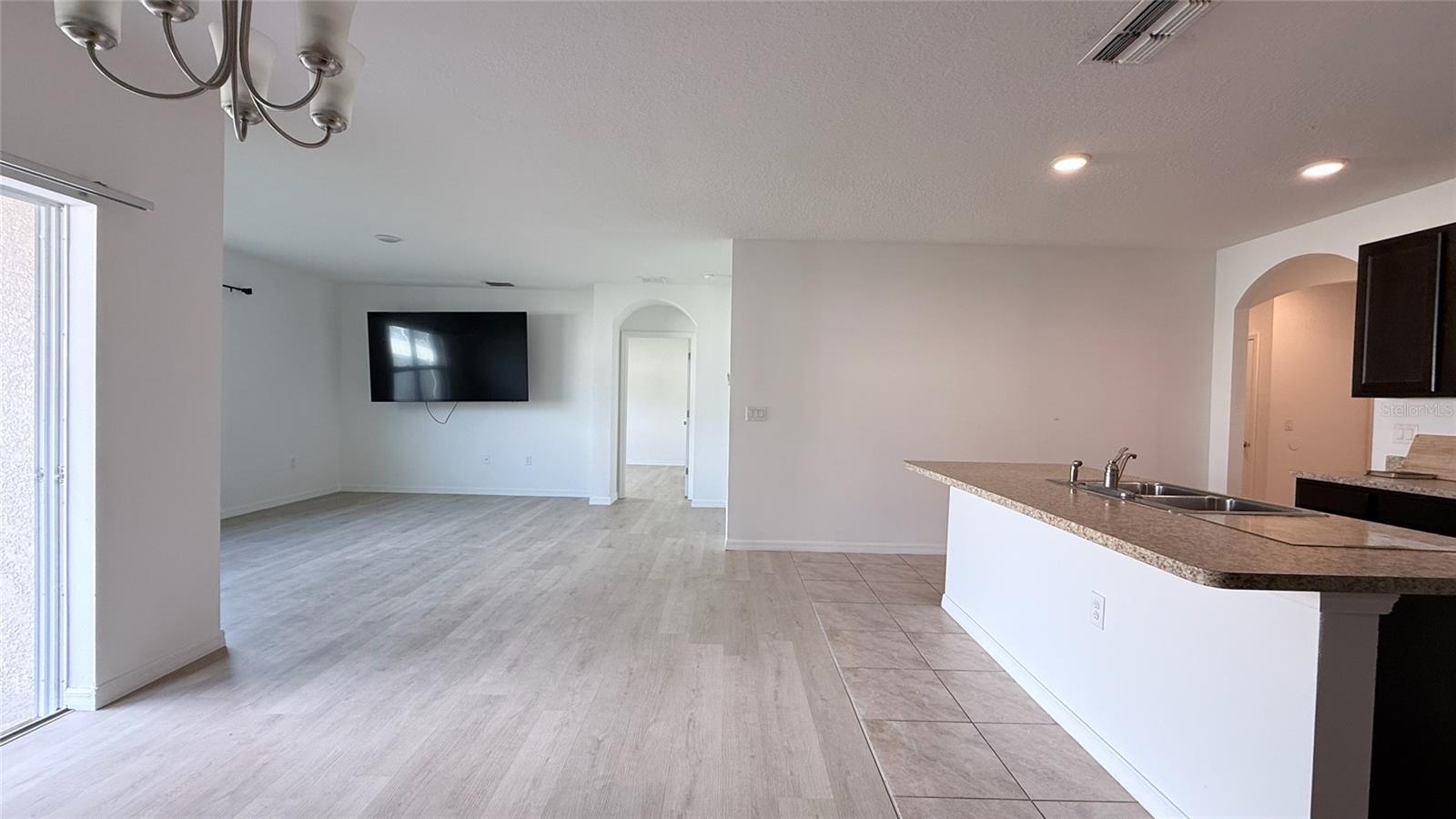 Image 5 of 13 For 272 Willow Bend Drive
