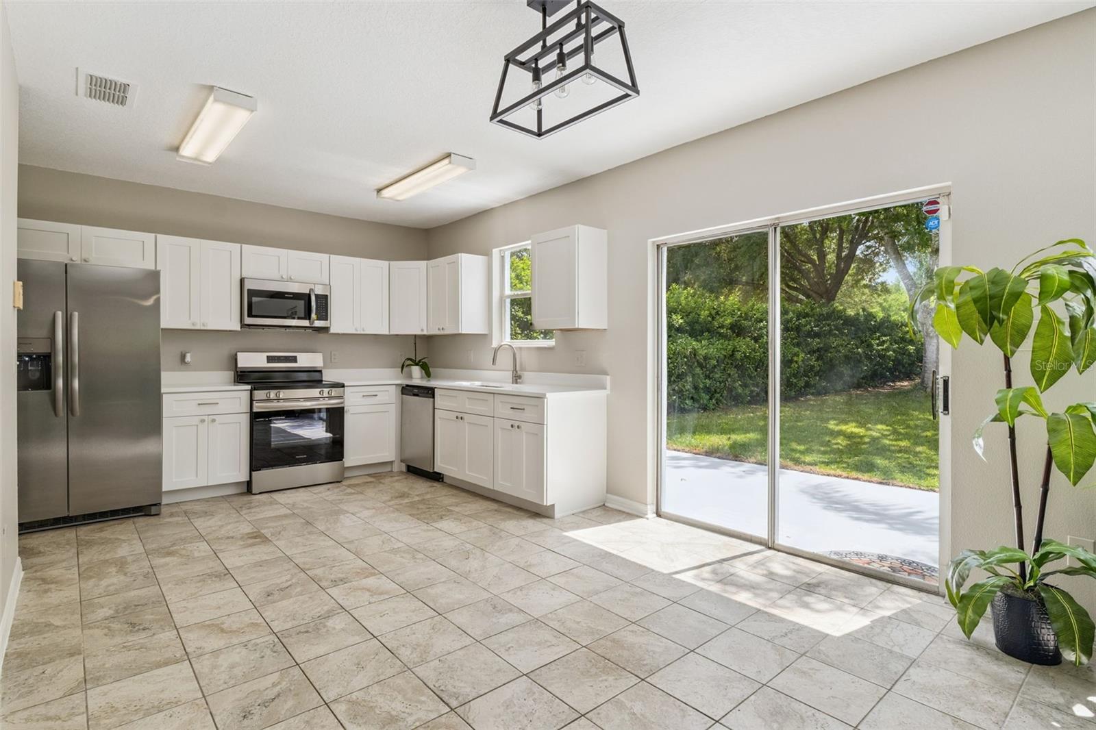 Image 13 of 80 For 14814 Huntley Drive
